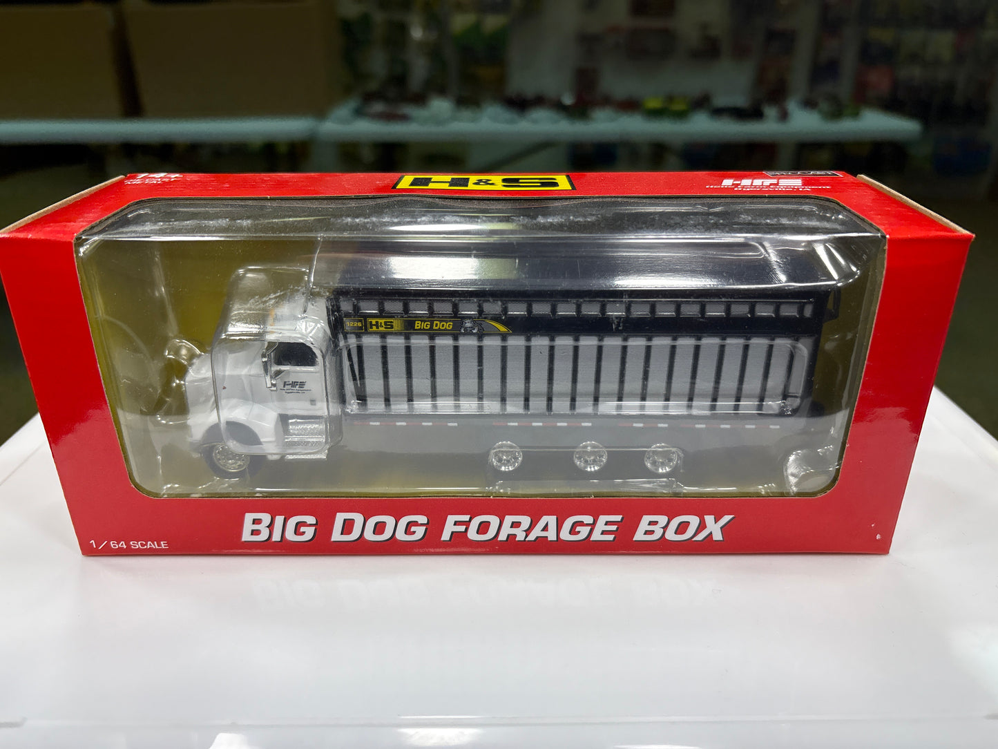 H&S Big Dog Forage Box on white Peterbilt 385 Truck