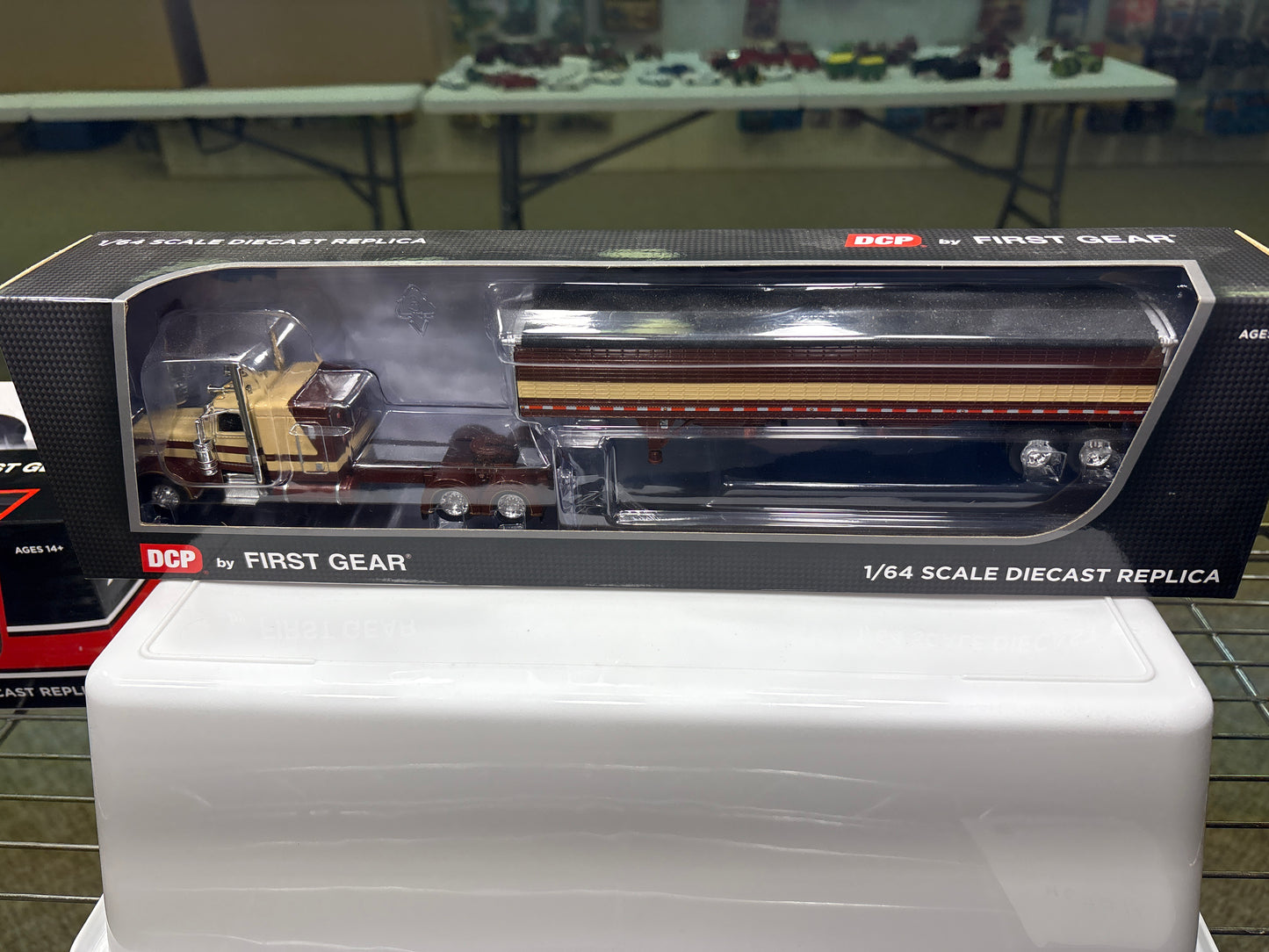 Peterbilt 389 Semi with High Sided Grain Trailer 60-1707