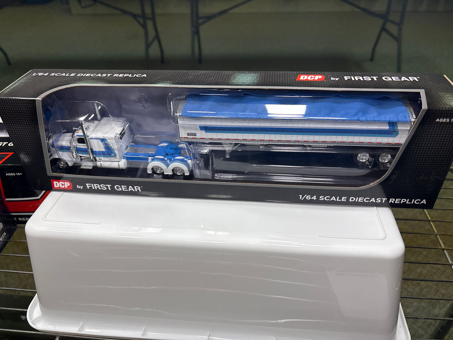 Peterbilt 389 Semi with High Sided Grain Trailer 60-1701