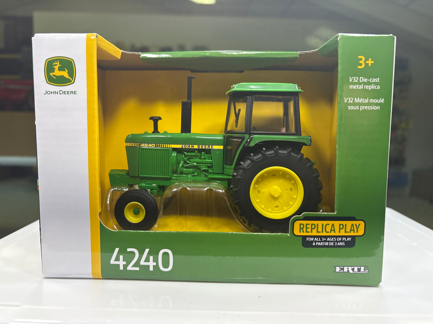 John Deere 4240