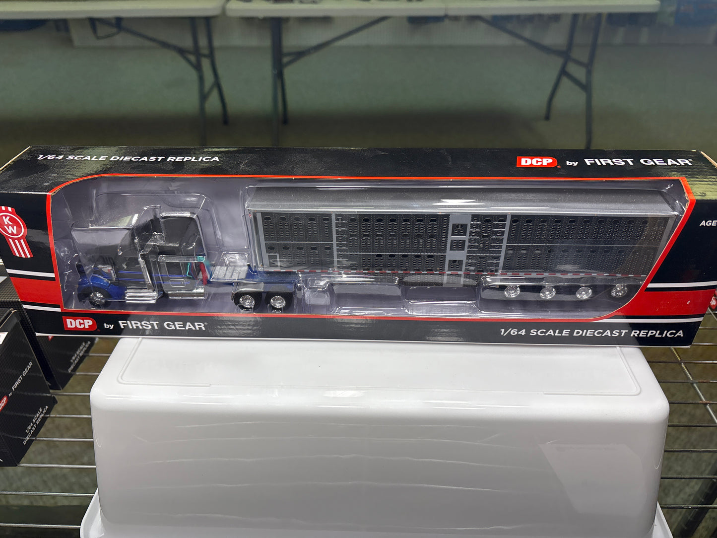 Kenworth W990 w/Wilson Silverstar Livestock Quad-Axle Trailer 60-1897