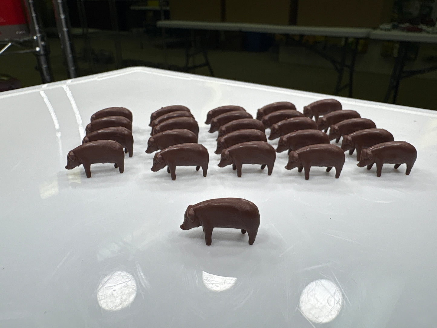 1/64 Scale Brown Pigs 25 Pack