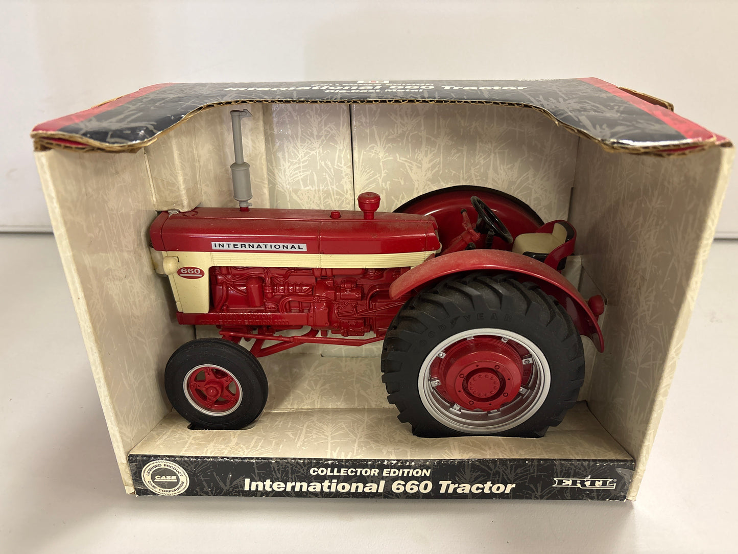 Case International 660 Tractor