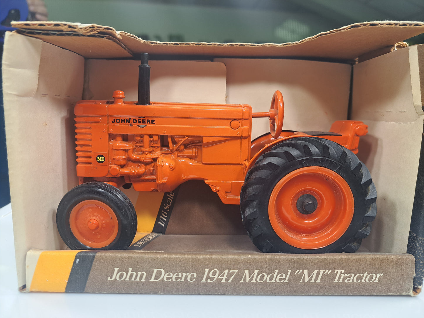 John Deere 1947 Model "MI"