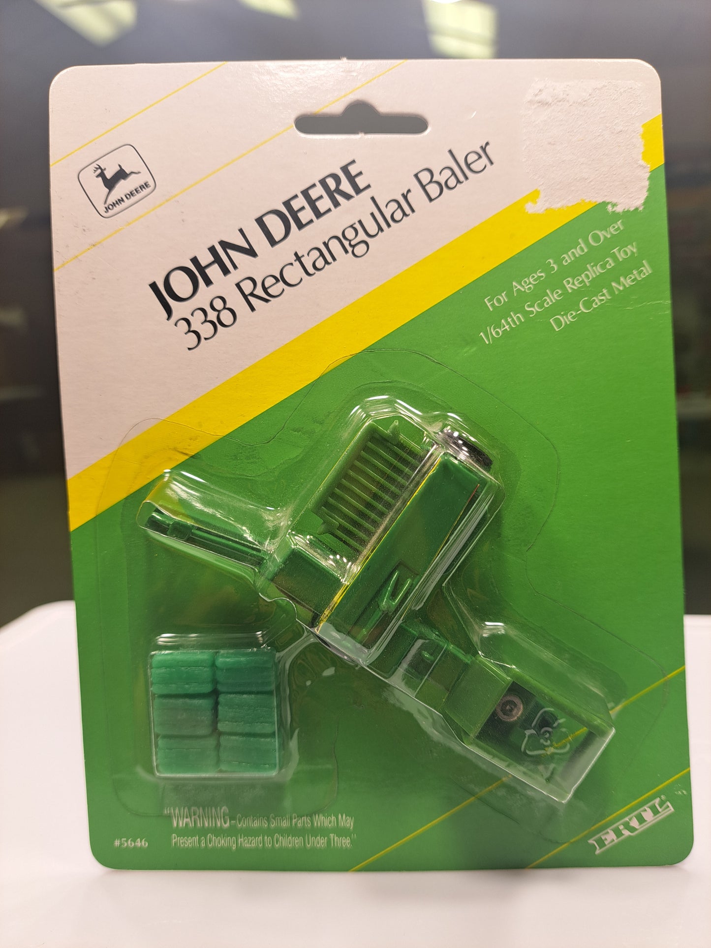 John Deere 338 Rectangle Baler