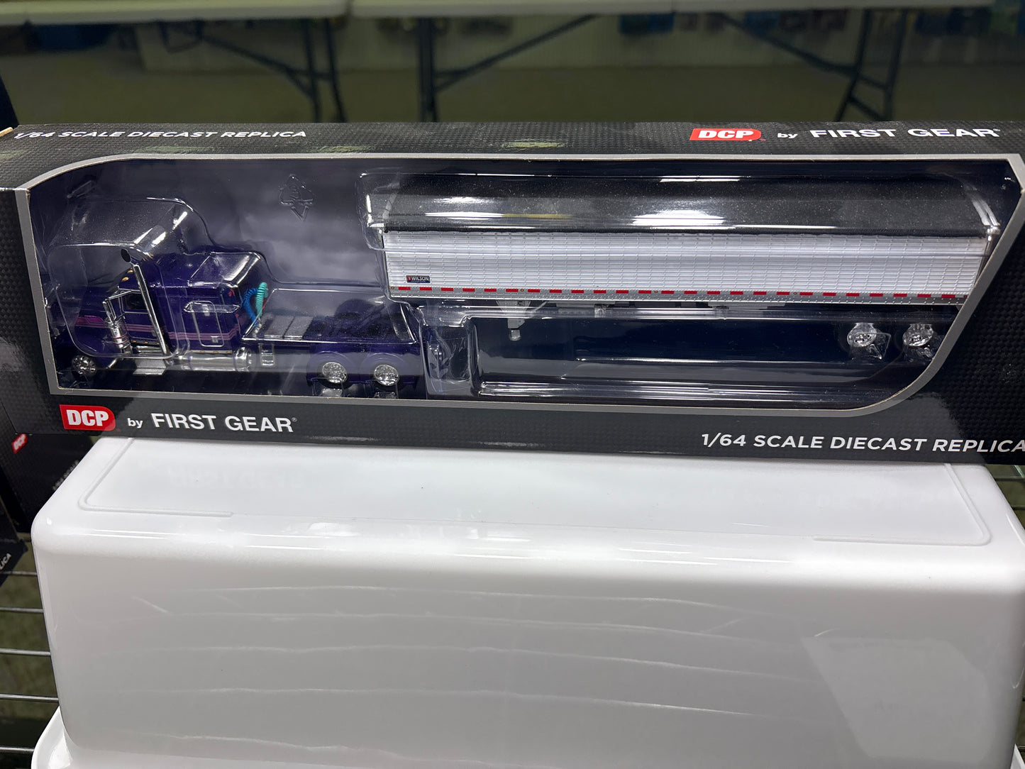 Peterbilt 389 Semi with High Sided Grain Trailer 60-1710