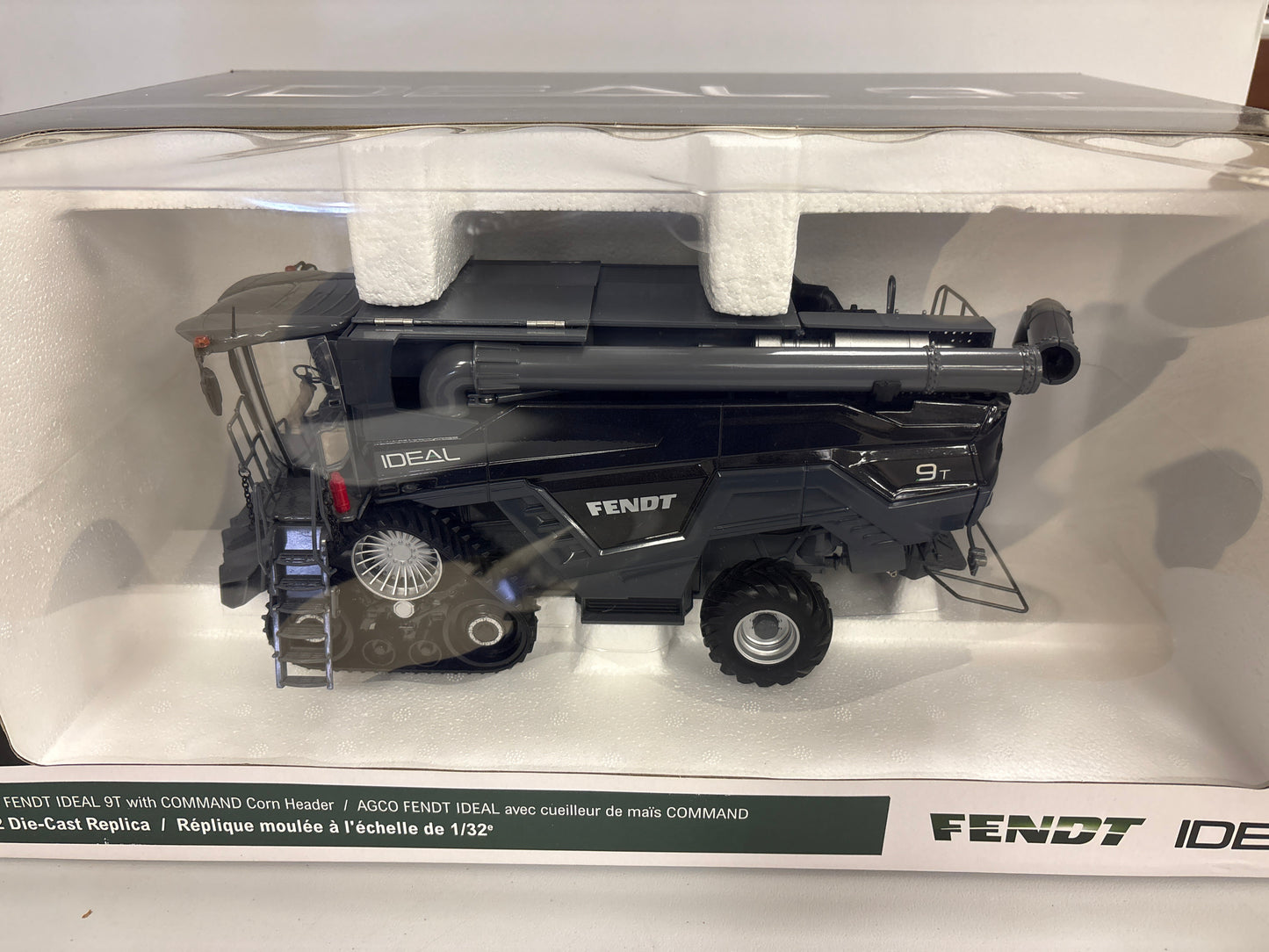 AGCO FENDT IDEAL 9T w/COMMAND Corn Header