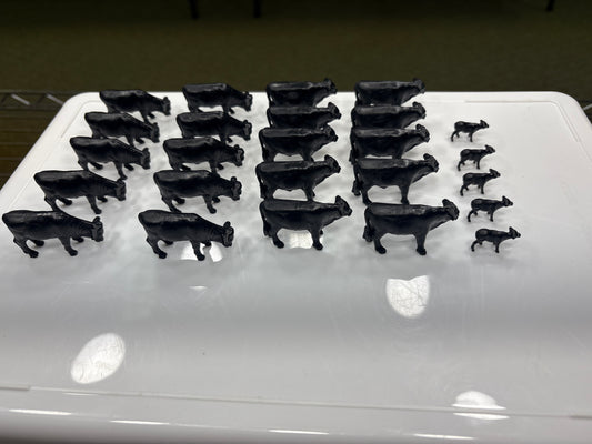 20 Black Angus Cows w/5 calves 1/64 scale