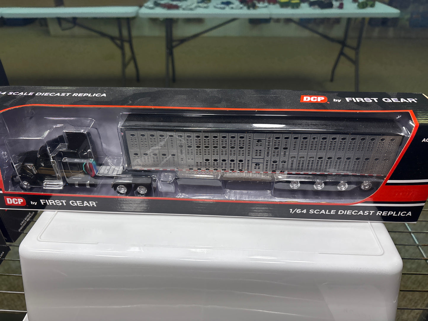 Kenworth W990 with Wilson Silverstar Livestock Trailer 60-1902