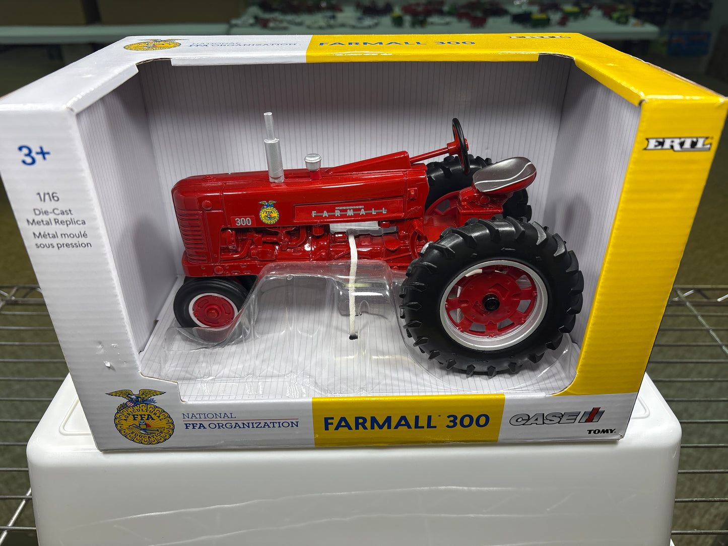 Case International Farmall 300