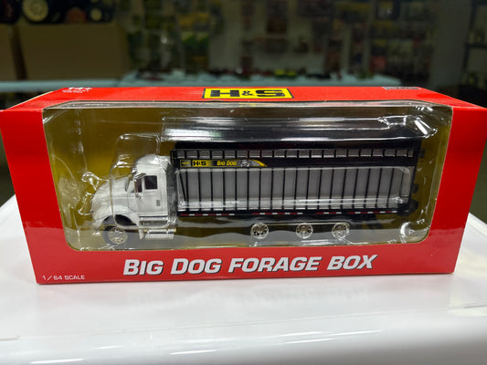 H&S Big Dog Forage Box on International 8600 Truck