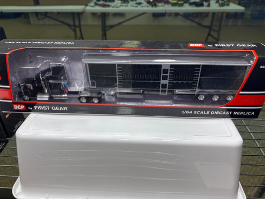 Kenworth W990 w/Wilson Silverstar Livestock Tri-Axle Trailer 60-1898