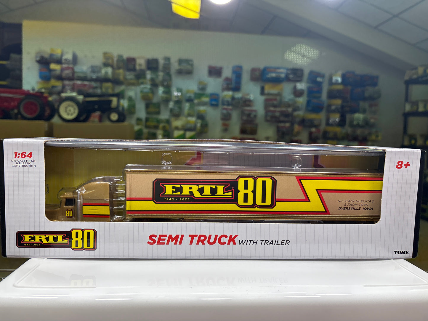 ERTL 80 Semi Truck Chase Unit