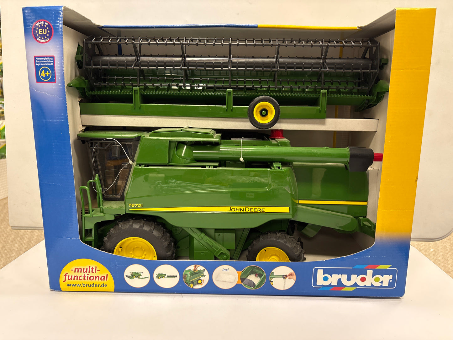 John Deere T670i Bruder Combine
