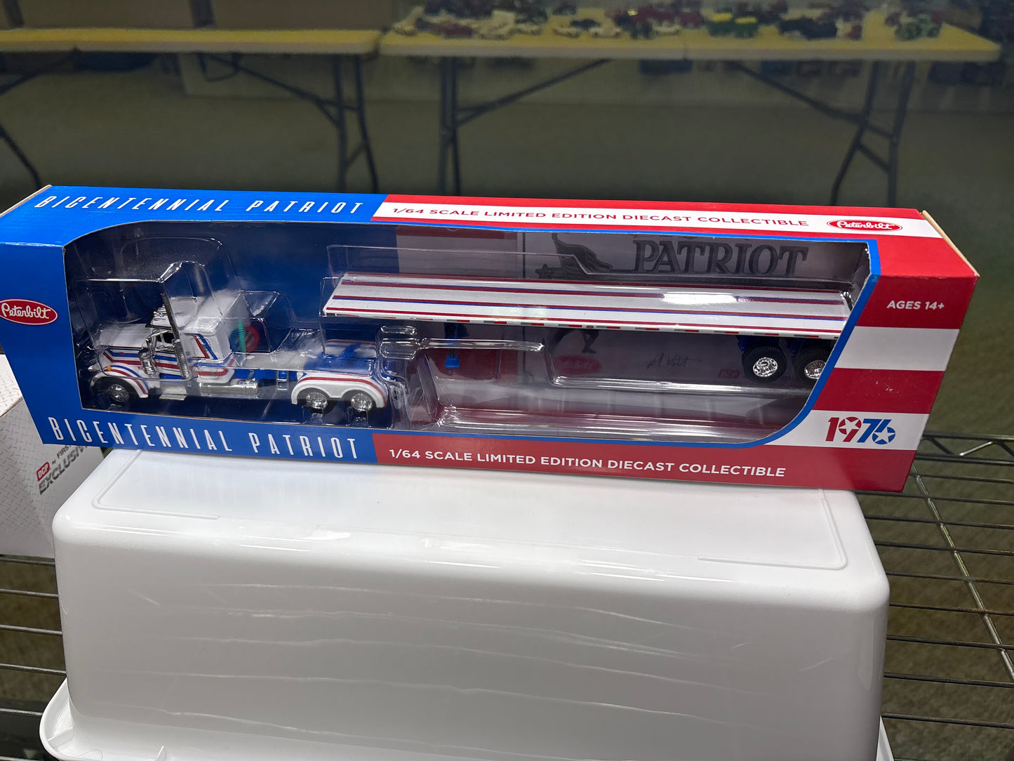 Peterbilt 359 w/Tandem Axle Trailer 69-1921