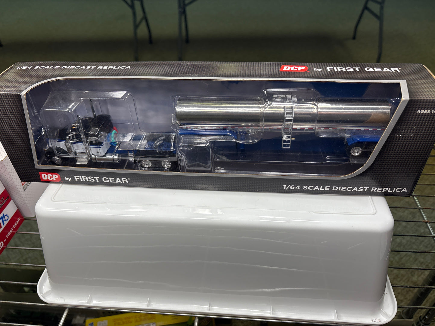 Peterbilt 379 Semi with Tandem-Axle Tanker Trailer 60-1220