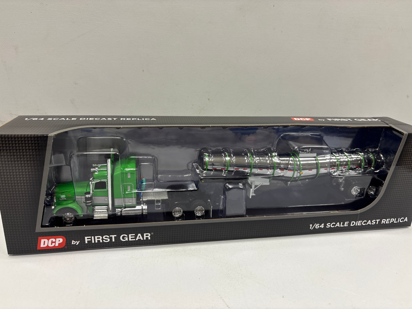 Peterbilt 389 & Polar Deep Drop Trailer DCP 60-1934