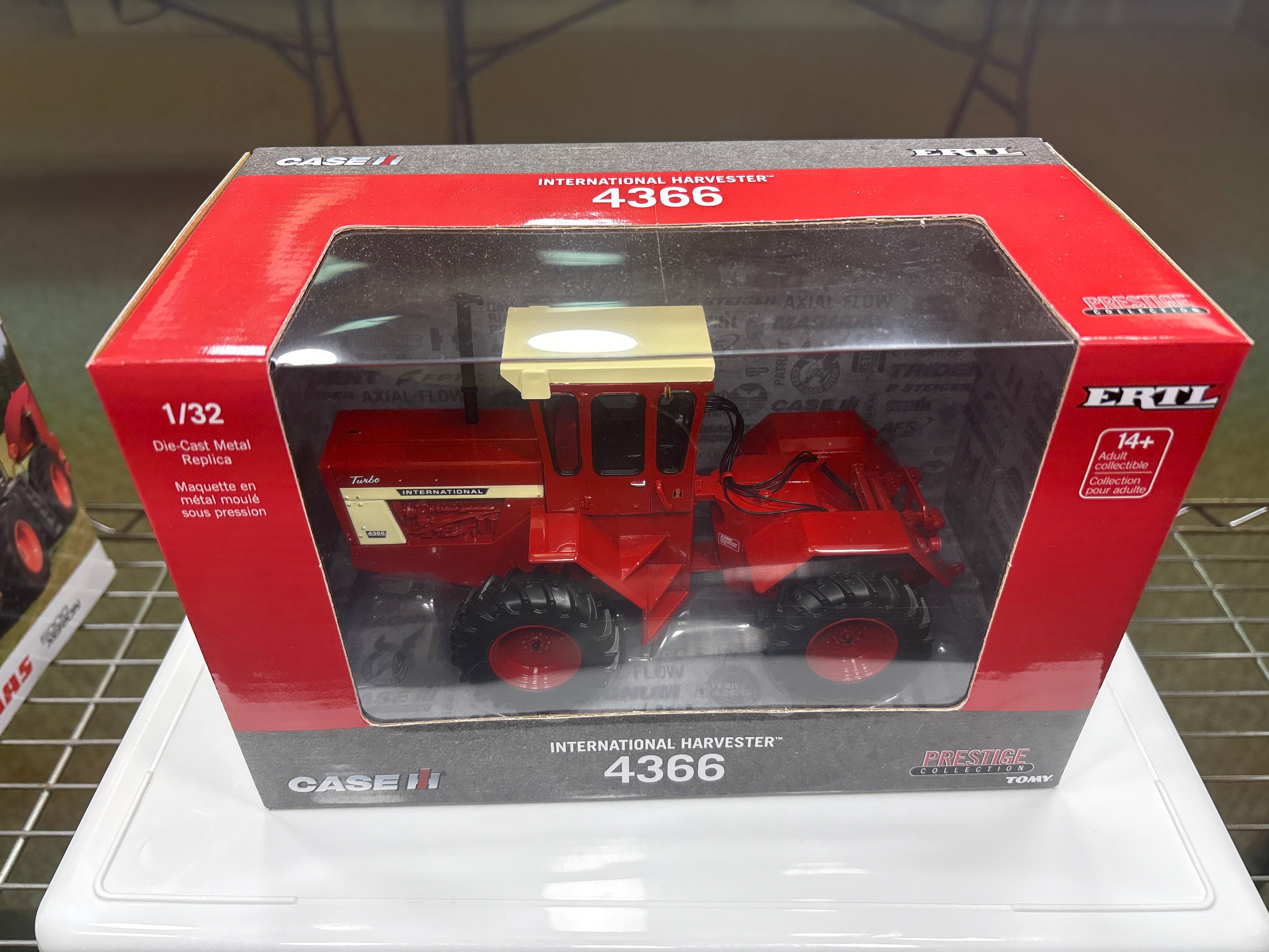 4366 International Harvester 4366 – Mast Farm Toys