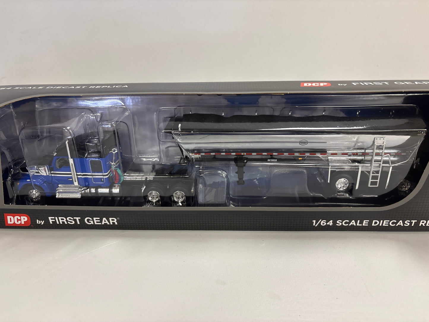 Kenworth W990 w/MAC Dump Trailer 60-2009 blue/black