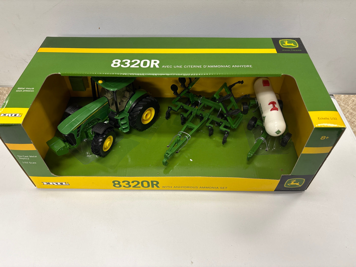 John Deere 830R w/Anhydrous Ammonia Set