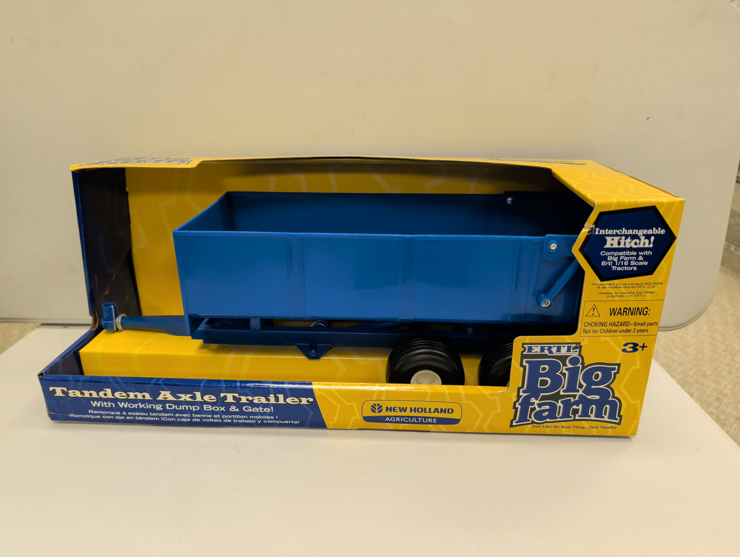 New Holland Tandem Axle Trailer 1/16