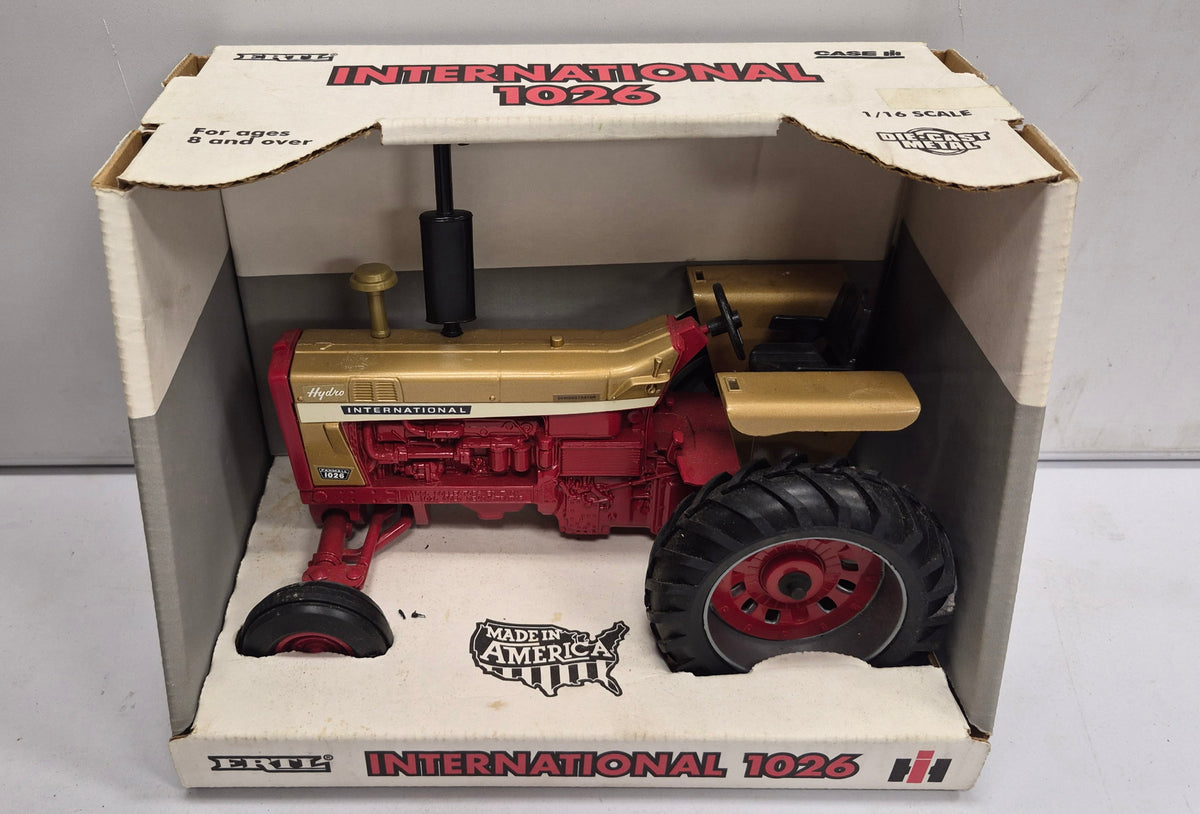 International 1026 Tractor