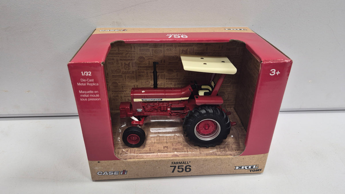 CASE IH Farmall 756 Tractor